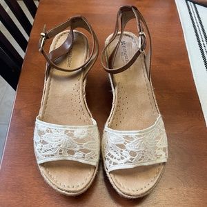 Women's Naturalizer White Lace Espadrille Wedge Sandals 10
